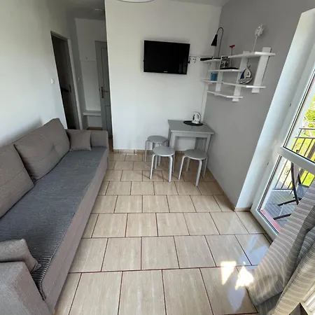 Nostalgia Проживание в семье Гонски