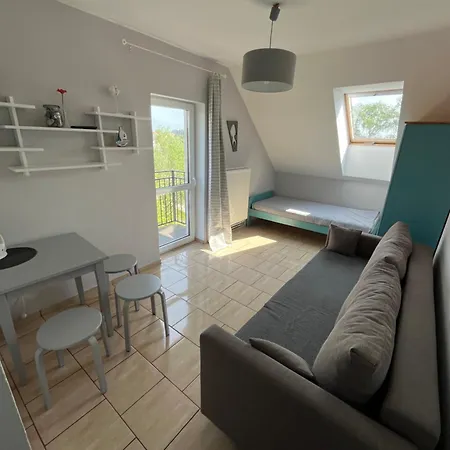 Проживание в семье Nostalgia